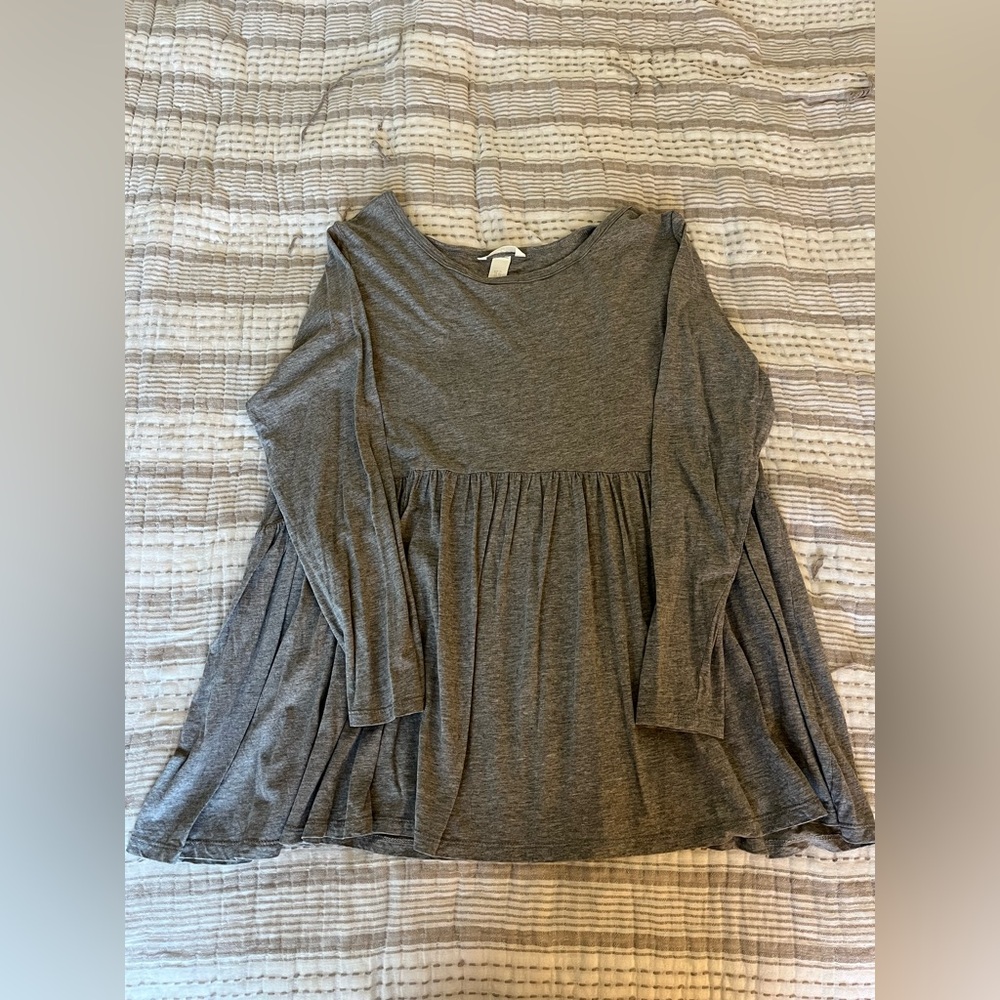 H&M maternity Charcoal Long Sleeve Pleated Top/tunic